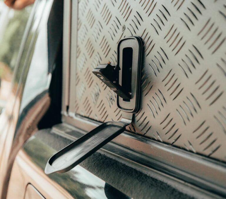 Push-button-lock-cover–900×794
