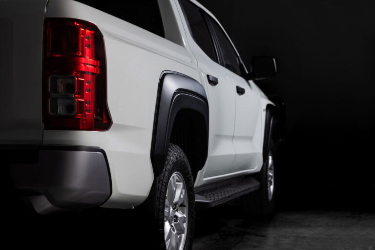 1FF60120-FLARES AND BBCD120-DELUXE BULL BAR- MV TRITON-3